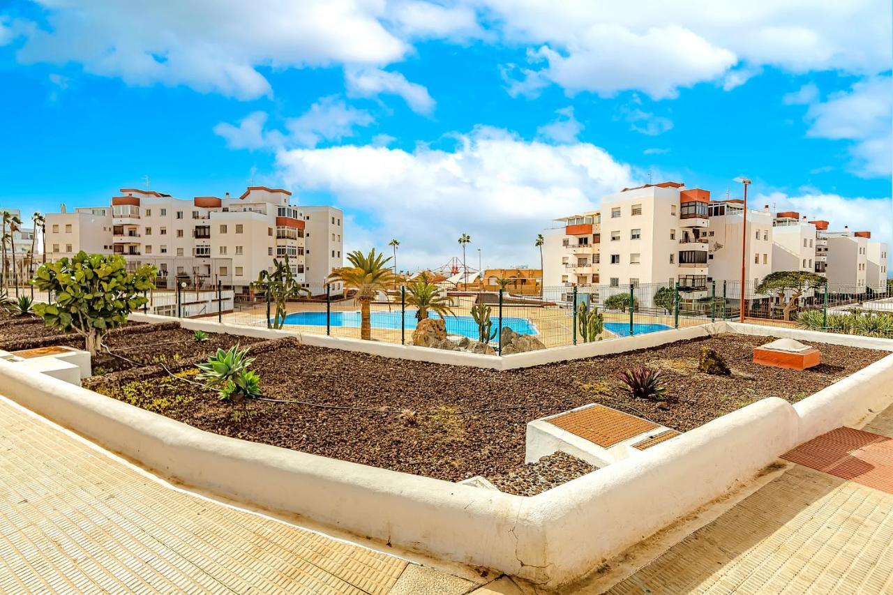 Luxury 3 Bedroom Perla Del Mar Адехе Екстериор снимка
